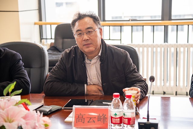 内蒙古师范大学党委副书记高云峰率我校领导赴鄂尔多斯市一中调研交流